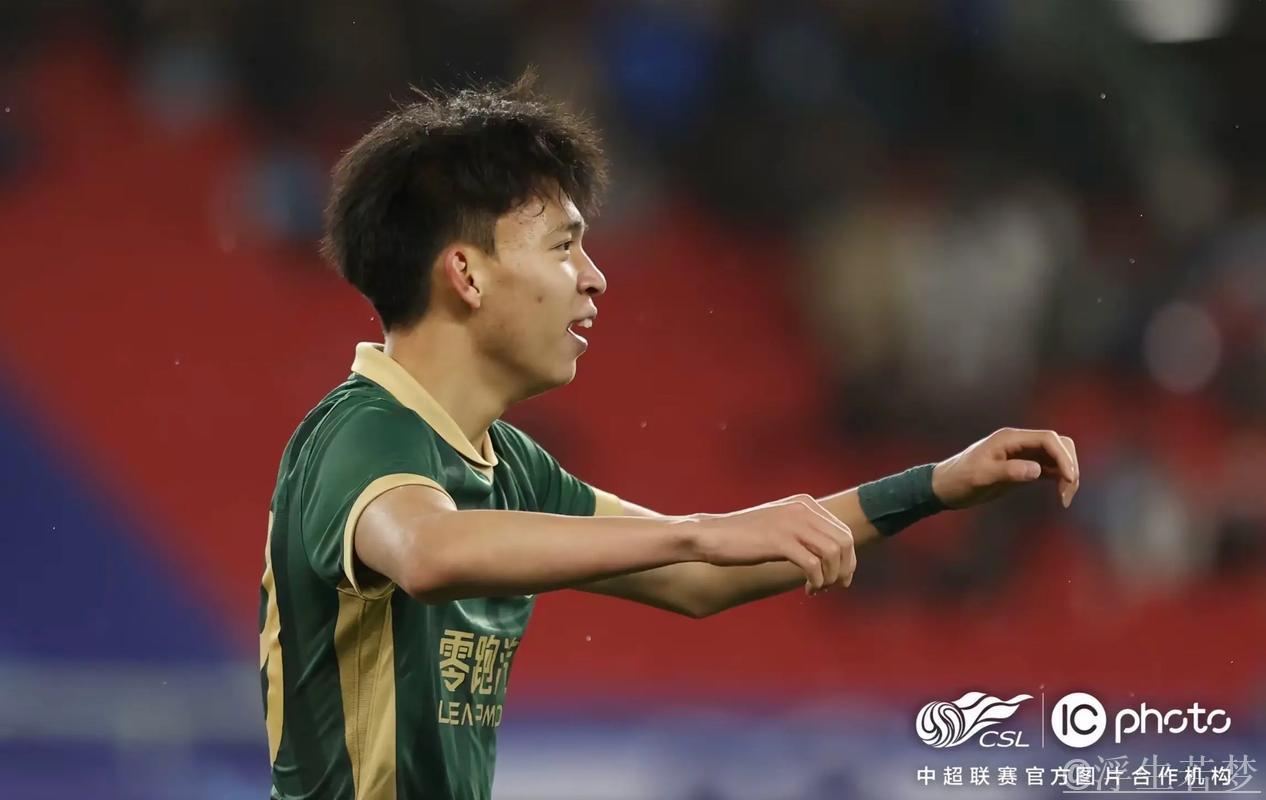 浙江队王钰栋荣膺本赛季中超联赛最佳青年球员！